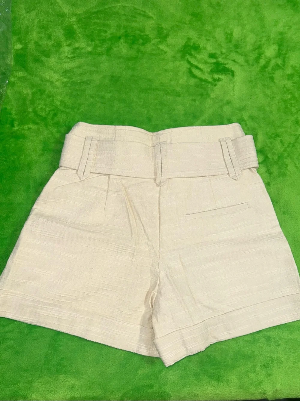 Sezane Cream High-Waist Pleated Shorts with Tortoiseshell Ring Belt